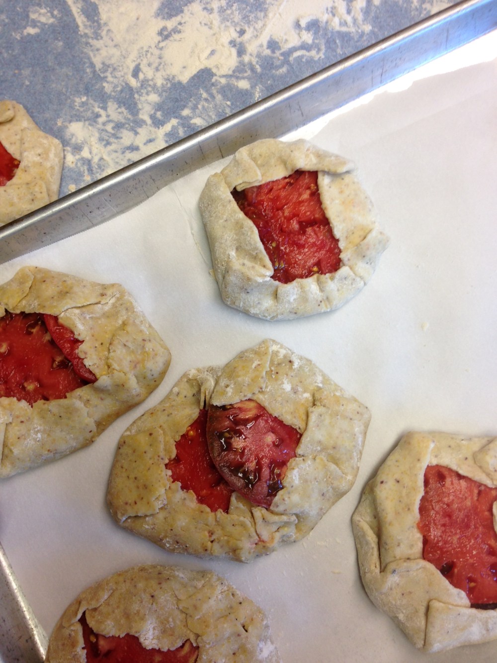 building tomato tarts